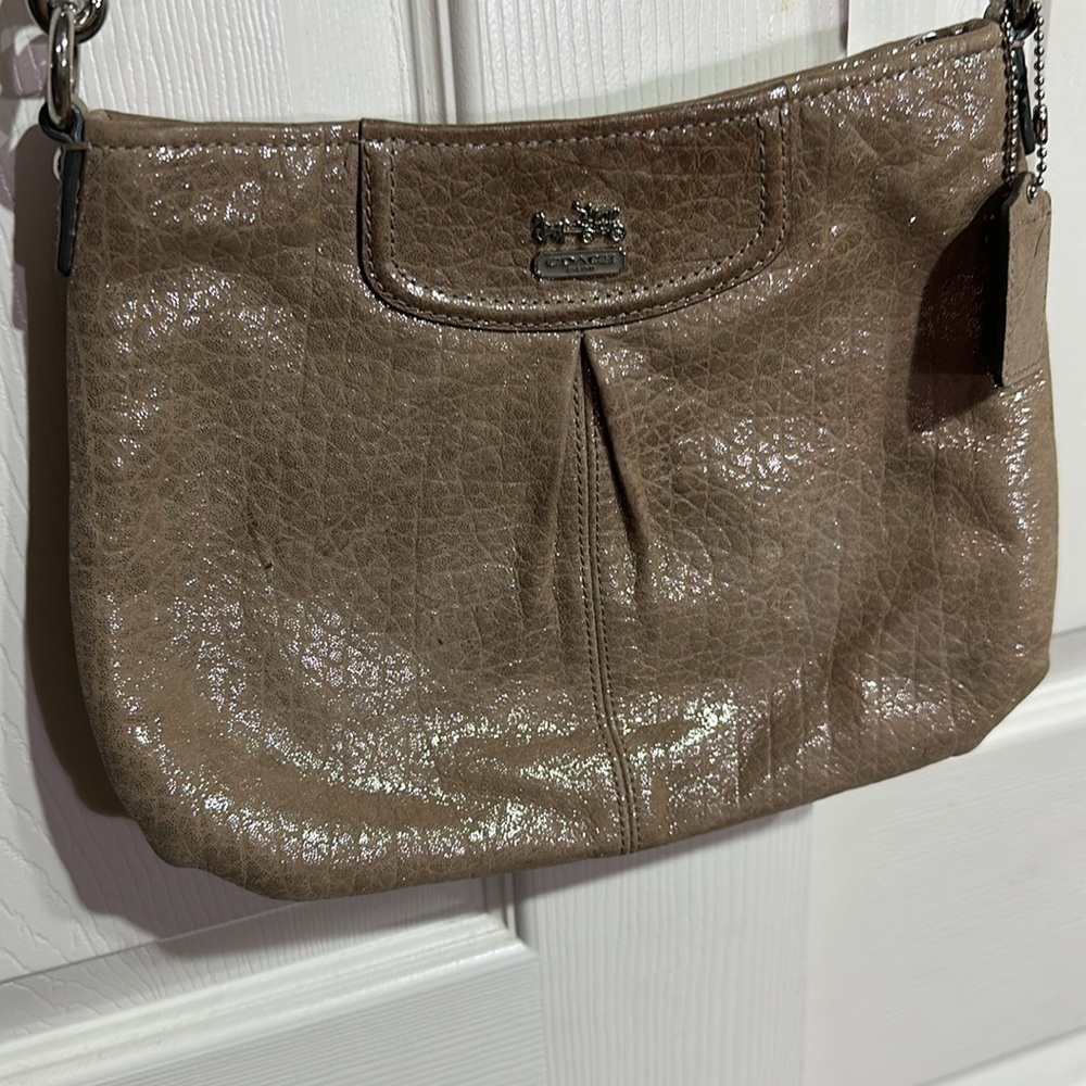 Coach shimmer tan gold crossbody purse silver accents neutral - Picture 4 of 7